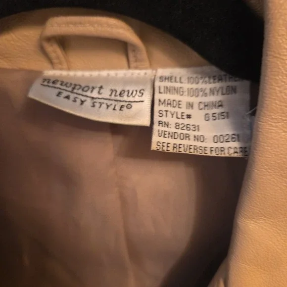 NEWPORT NEWS Easy Style 100% Genuine Leather-Beige Jacket Womens Size 8 - Picture 4 of 8